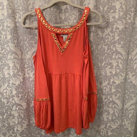 Top - Picture 2 of 2